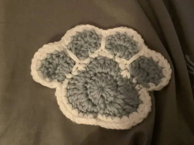 Paw coaster
It’s easy to make but the tutorial is in Japanese and for people who don’t understand Japanese (like me) it can be hard to understand, the pattern is luckily written in the video