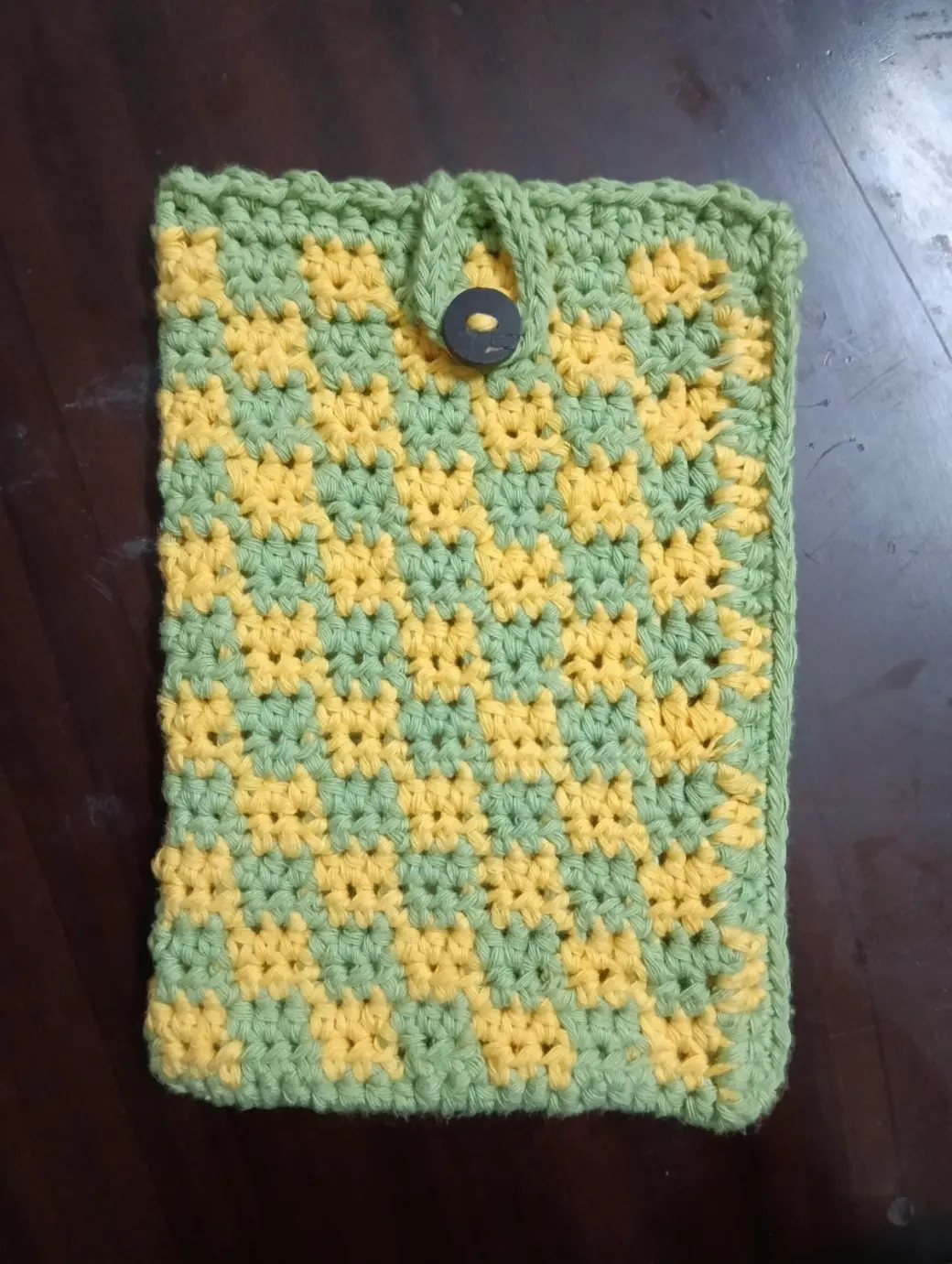 My first Kindle Sleeve 💚💛