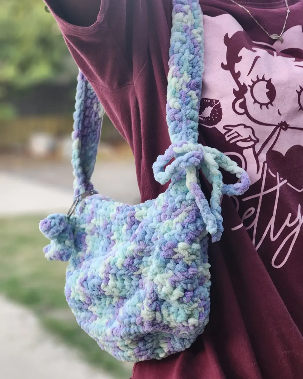 Baby Yarn Handbag with Zipper and Bow Keychain